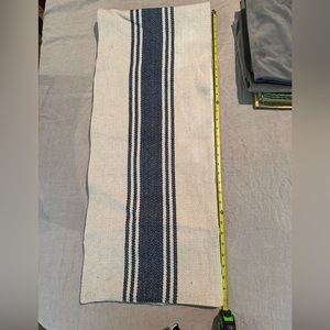 Farmhouse style table runner